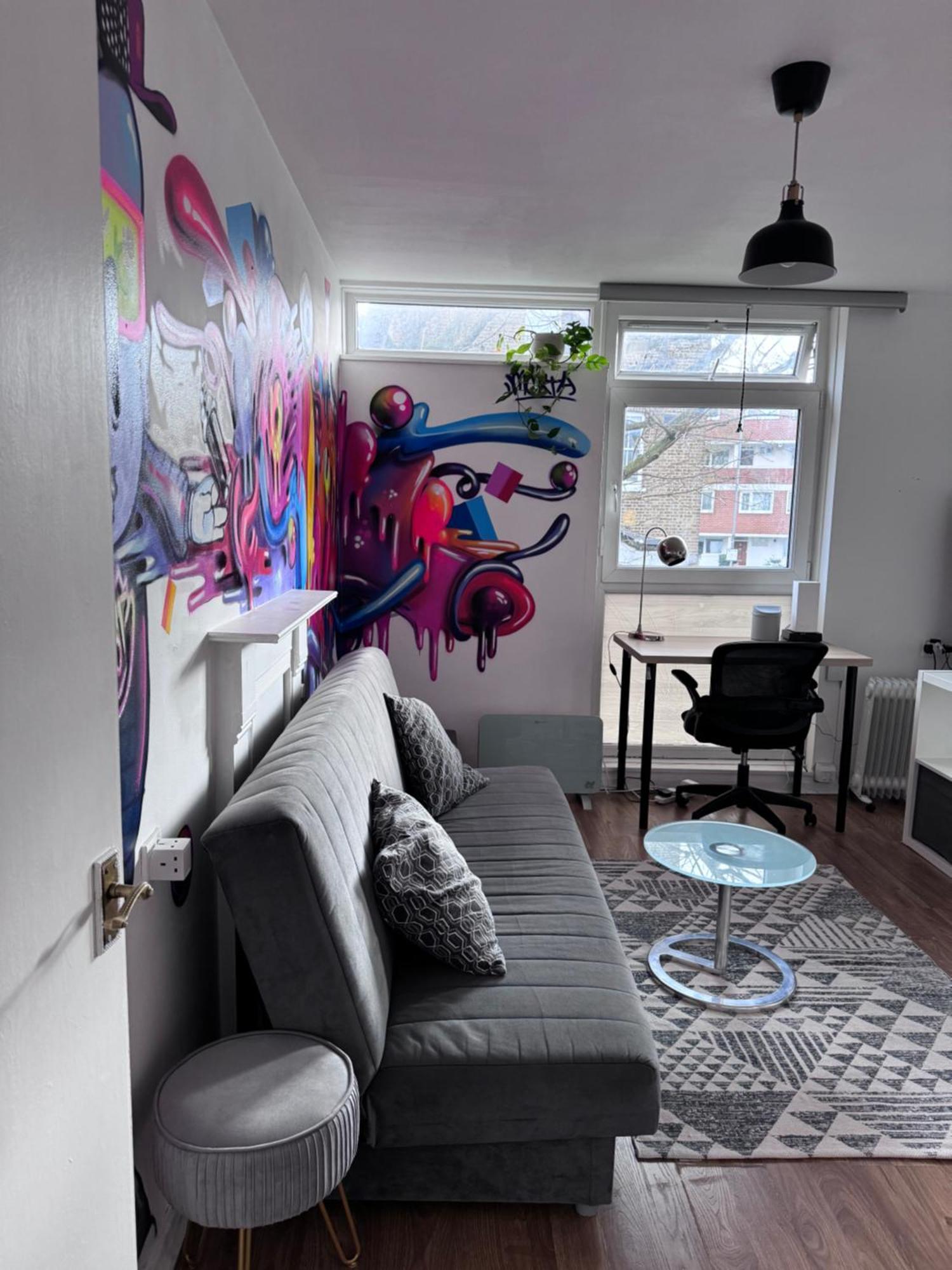 Colourful & Comfy Flat Апартаменты Лондон
