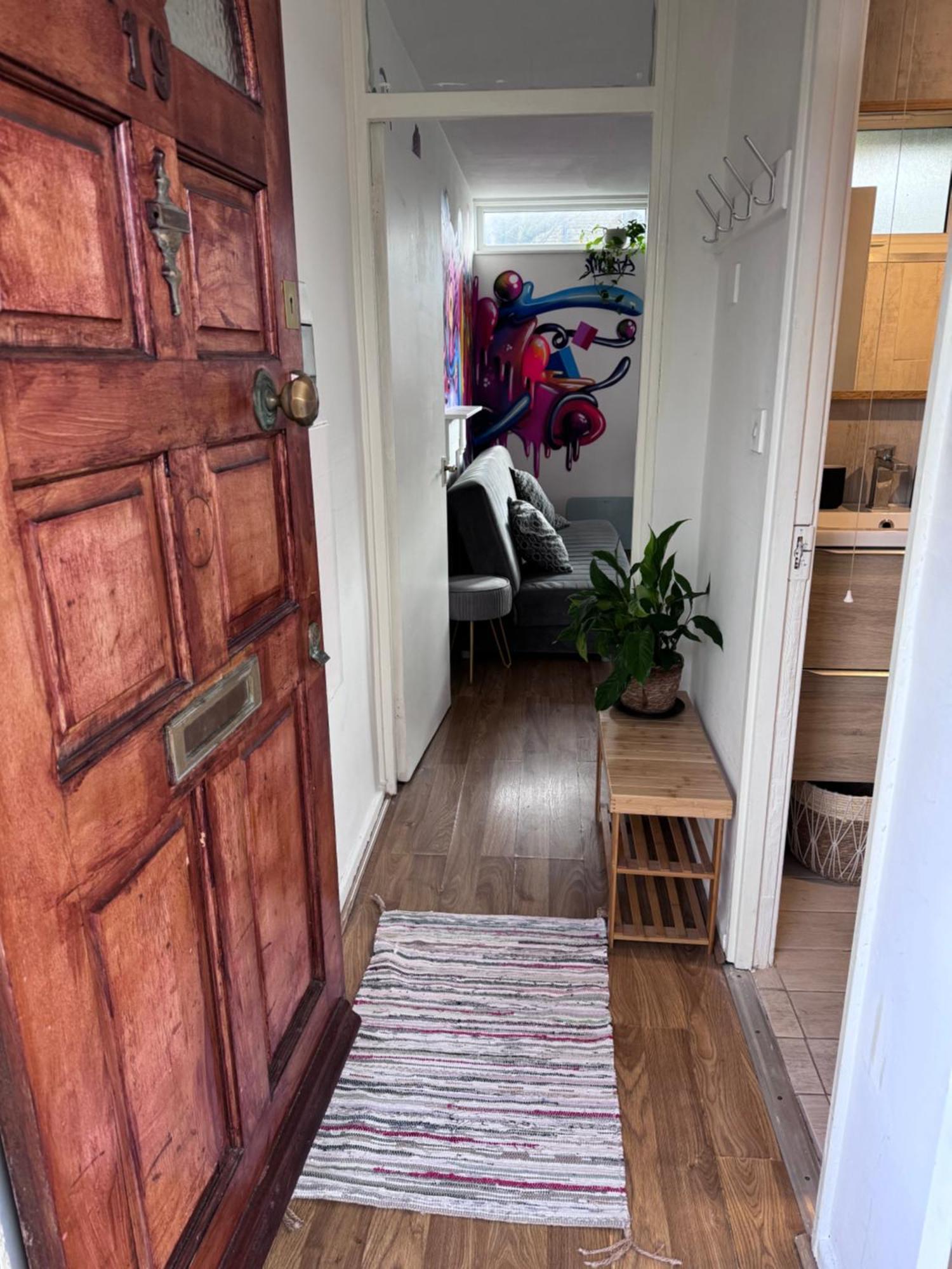 Colourful & Comfy Flat Londra